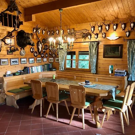 Jagdhaus Zum Waldblick Nyaraló *